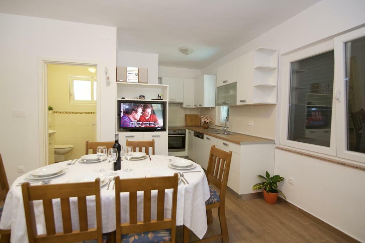 Apartments Fjaka Светі Филип-і-Яков Екстер'єр фото